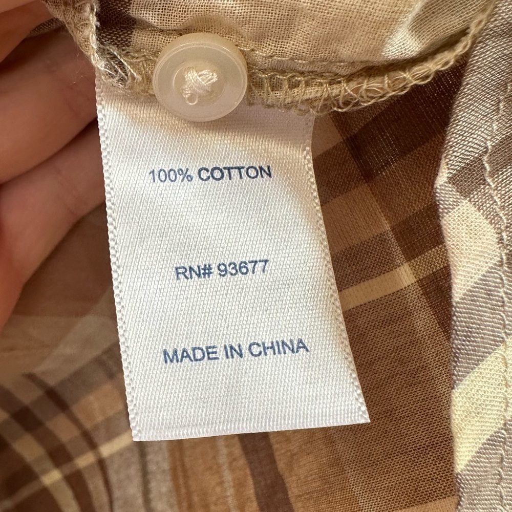 NWT. Women’s cute plaid top. Size large. - Picture 4 of 8